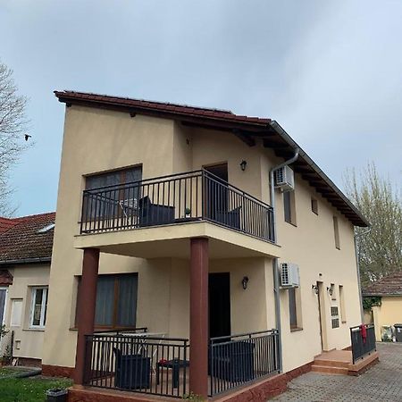 Balaton Apartmanház Siófok Exteriér fotografie