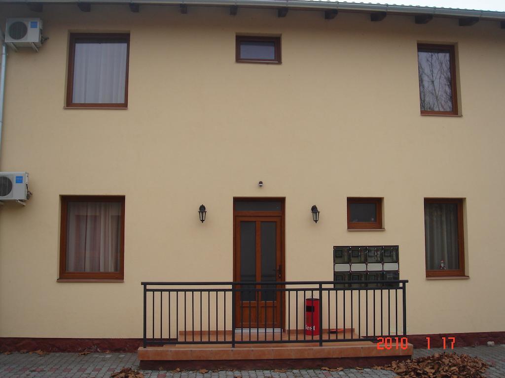 Balaton Apartmanház Siófok Exteriér fotografie